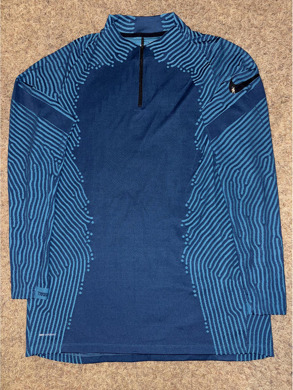 Unreleased Nike Men’s Dri-Fit Vaporknit Strike Drill Top Sample